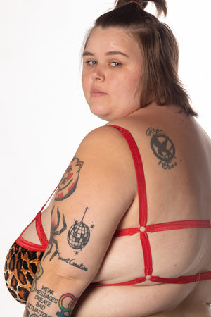 RTS KITTY VELVET V-STRAP BRALETTE