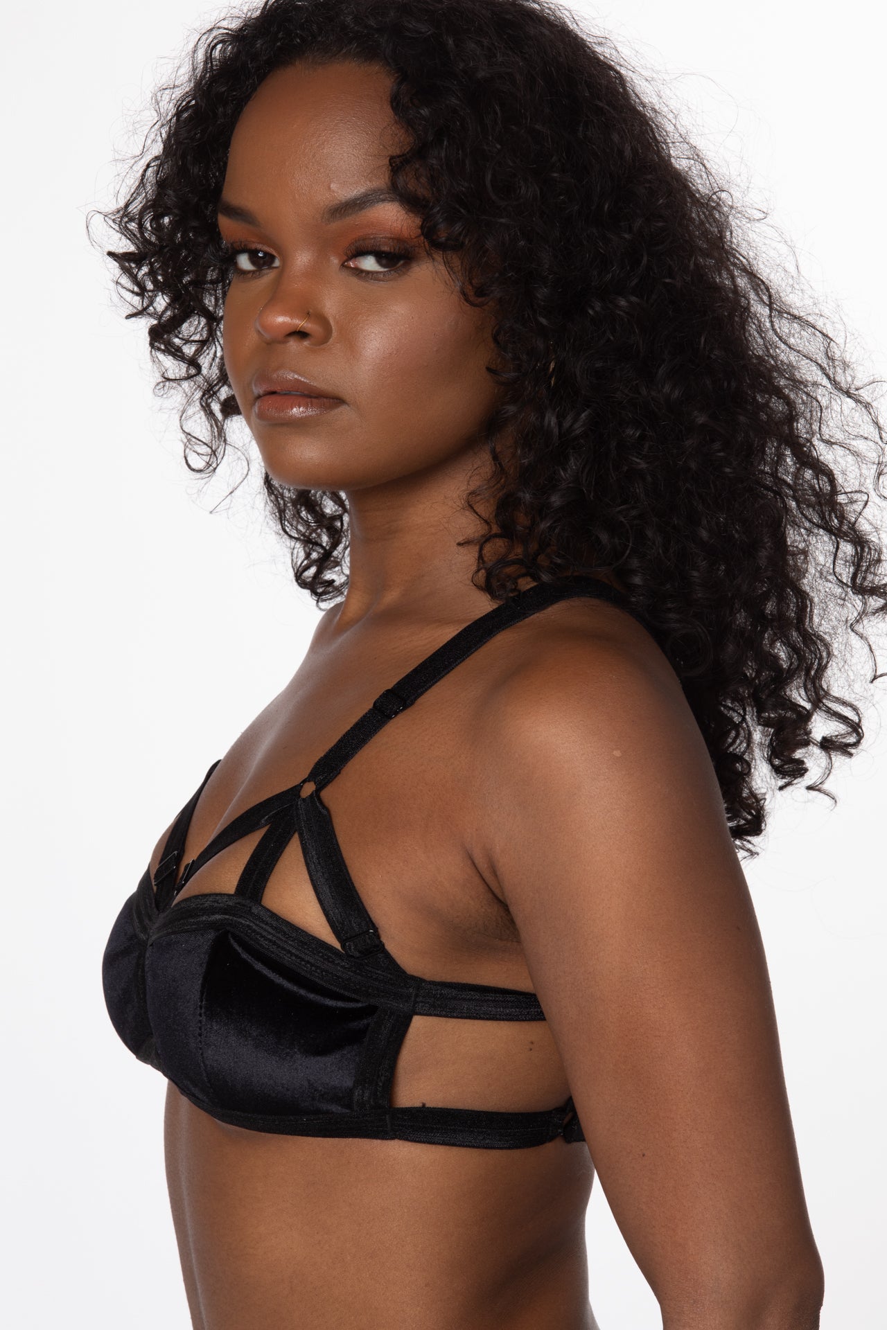 RTS MAMBA VELVET V-STRAP BRALETTE