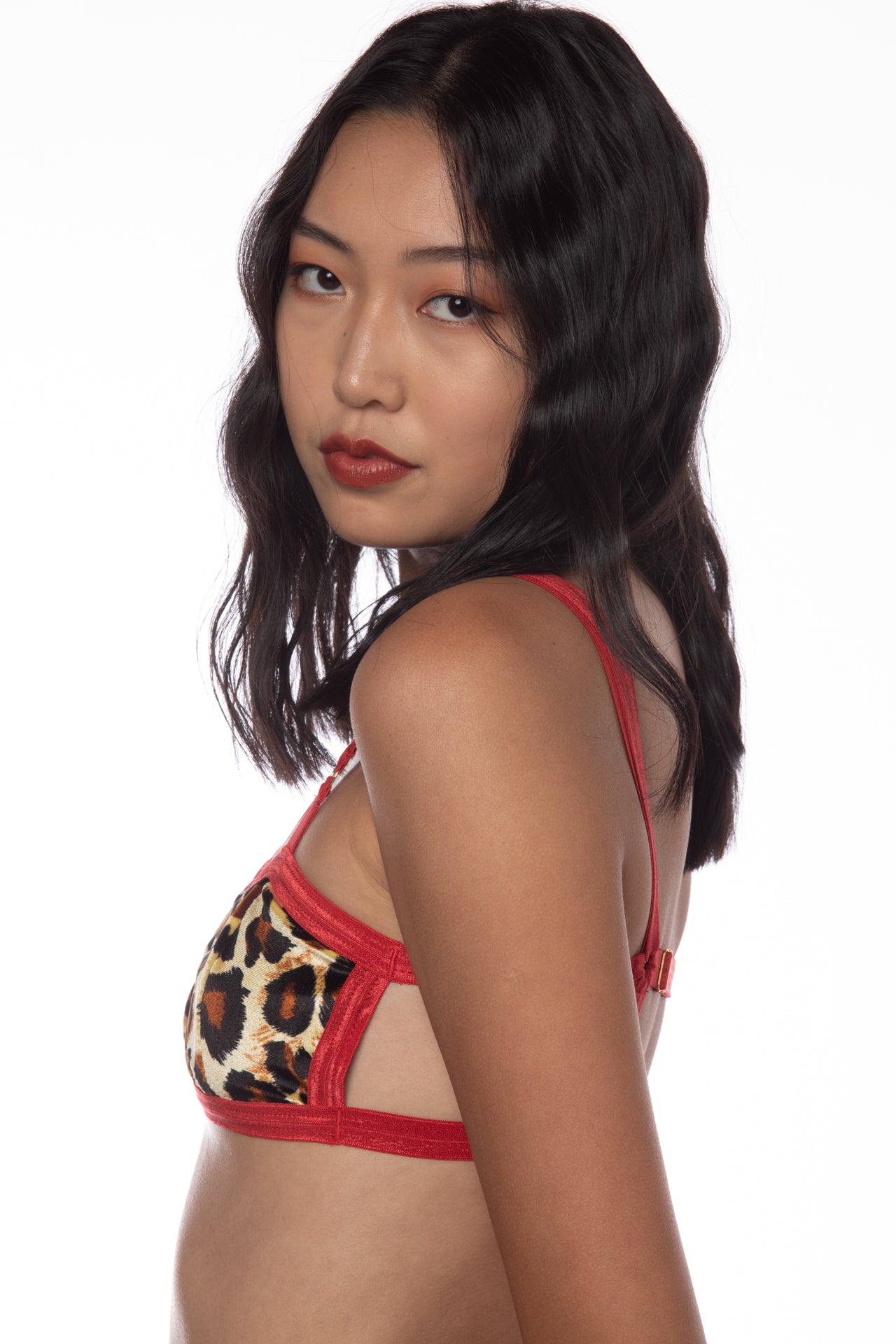 RTS KITTY VELVET EVERYDAY BRALETTE