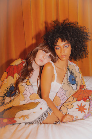 SOLSTICE HOME - "I See All" Woven Throw Blanket